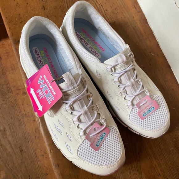 Sketchers Flex Size 8.5 Wide Fit - Picture 8 of 8